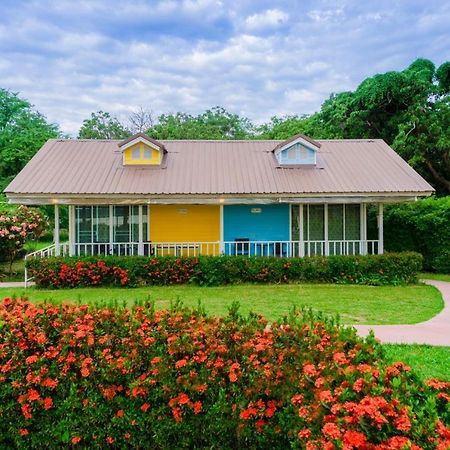 Bo Tree Cottage On The River Mukdahan Bagian luar foto