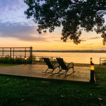 Bo Tree Cottage On The River Mukdahan Bagian luar foto