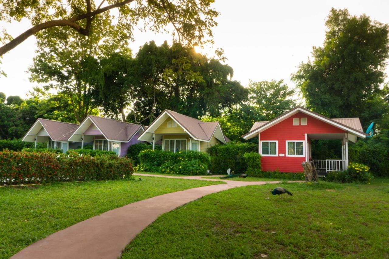 Bo Tree Cottage On The River Mukdahan Bagian luar foto