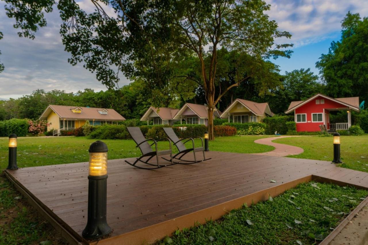 Bo Tree Cottage On The River Mukdahan Bagian luar foto