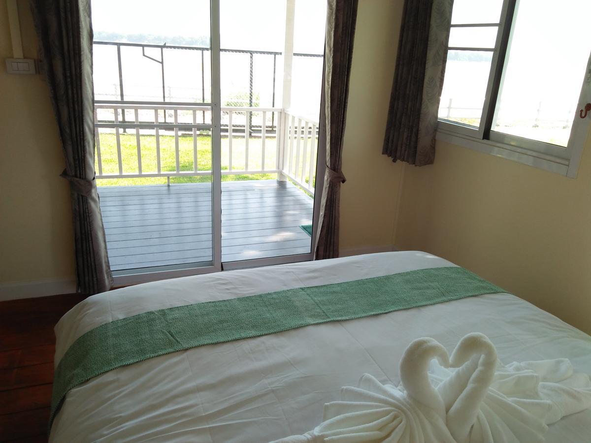 Bo Tree Cottage On The River Mukdahan Bagian luar foto