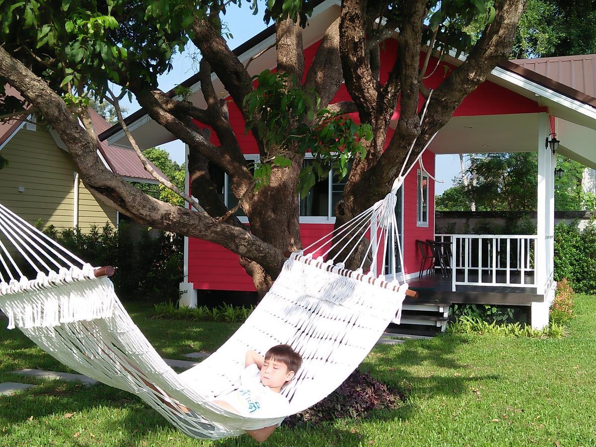 Bo Tree Cottage On The River Mukdahan Bagian luar foto