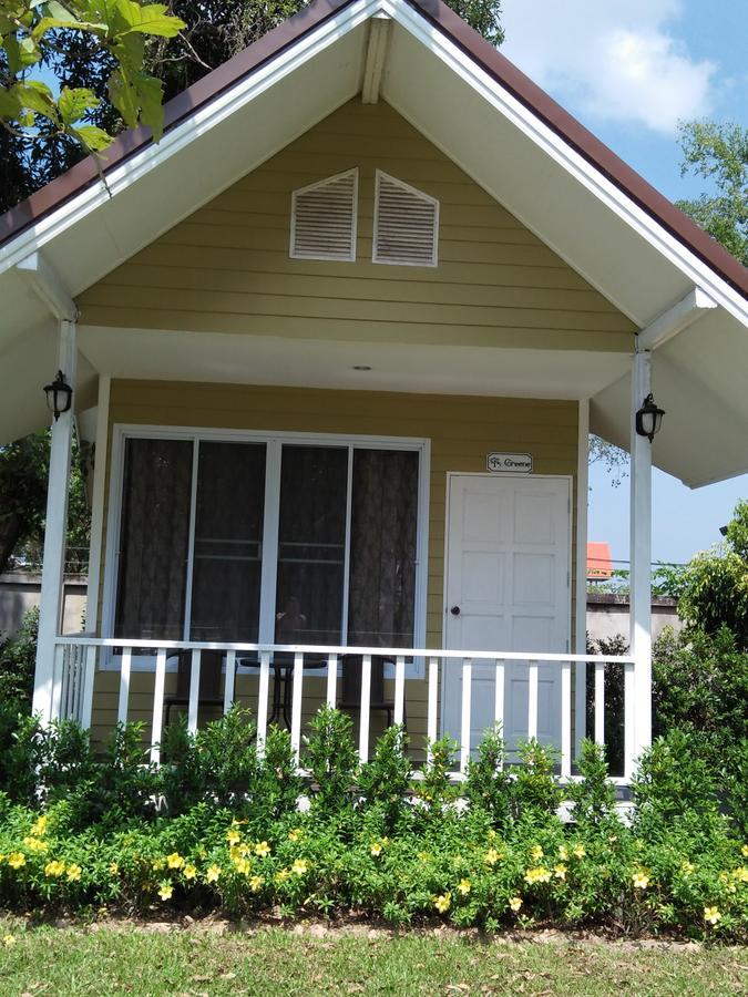 Bo Tree Cottage On The River Mukdahan Bagian luar foto
