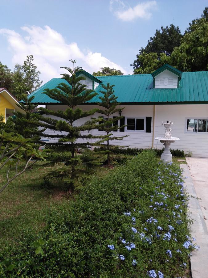 Bo Tree Cottage On The River Mukdahan Bagian luar foto