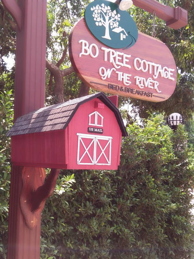 Bo Tree Cottage On The River Mukdahan Bagian luar foto