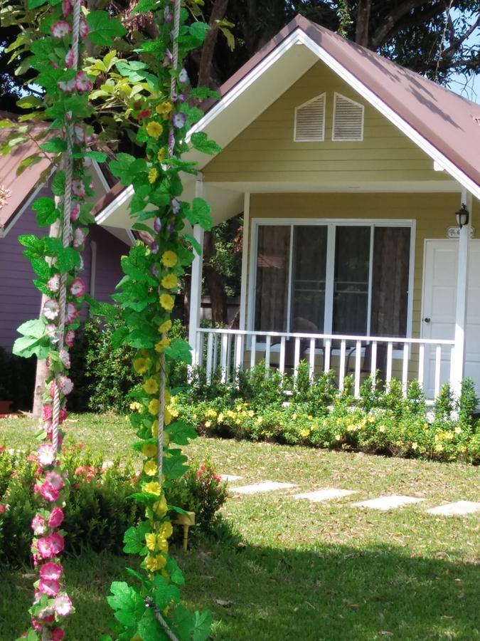Bo Tree Cottage On The River Mukdahan Bagian luar foto