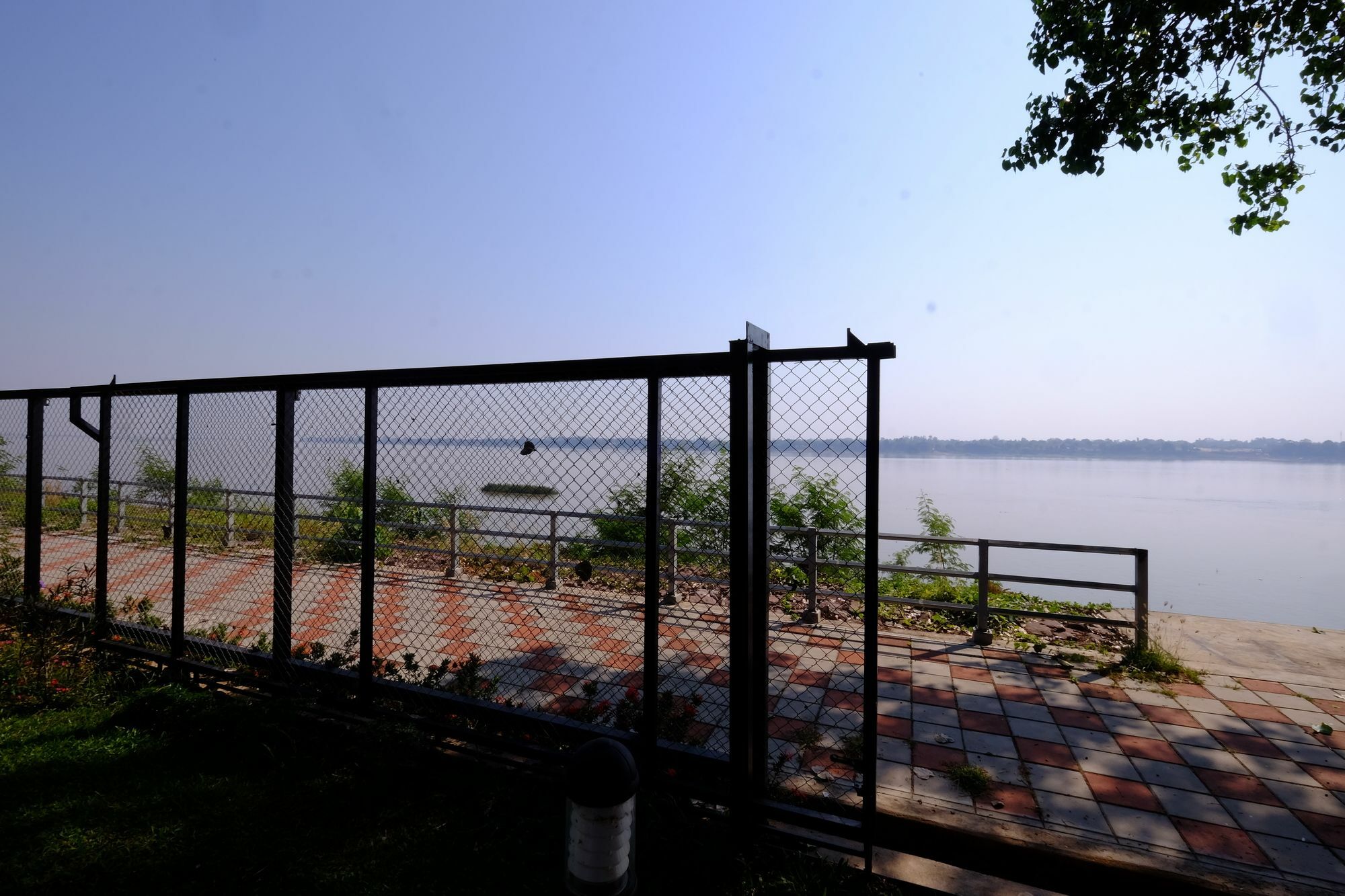 Bo Tree Cottage On The River Mukdahan Bagian luar foto