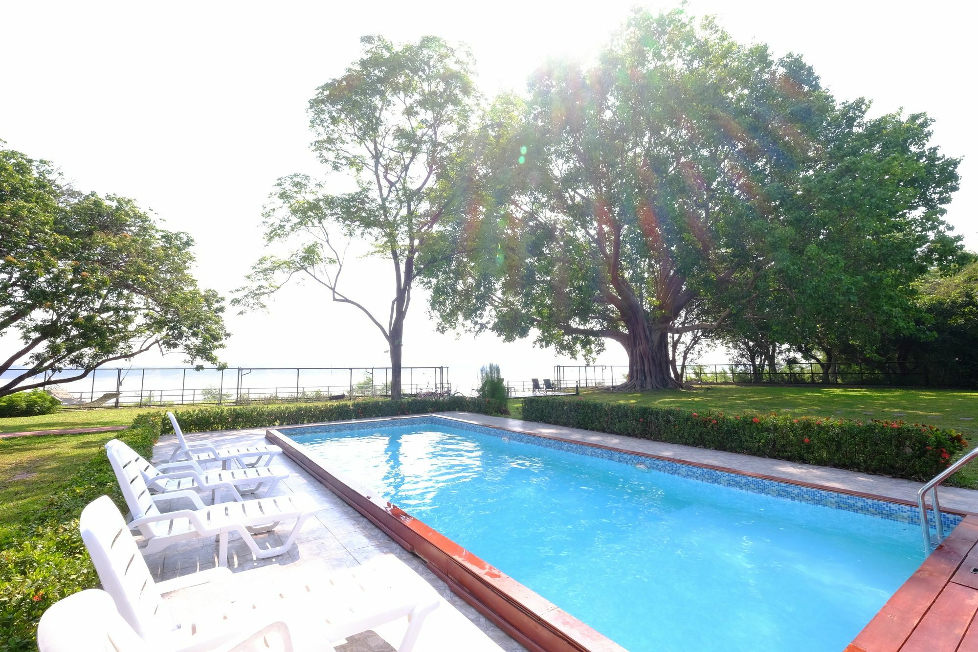 Bo Tree Cottage On The River Mukdahan Bagian luar foto