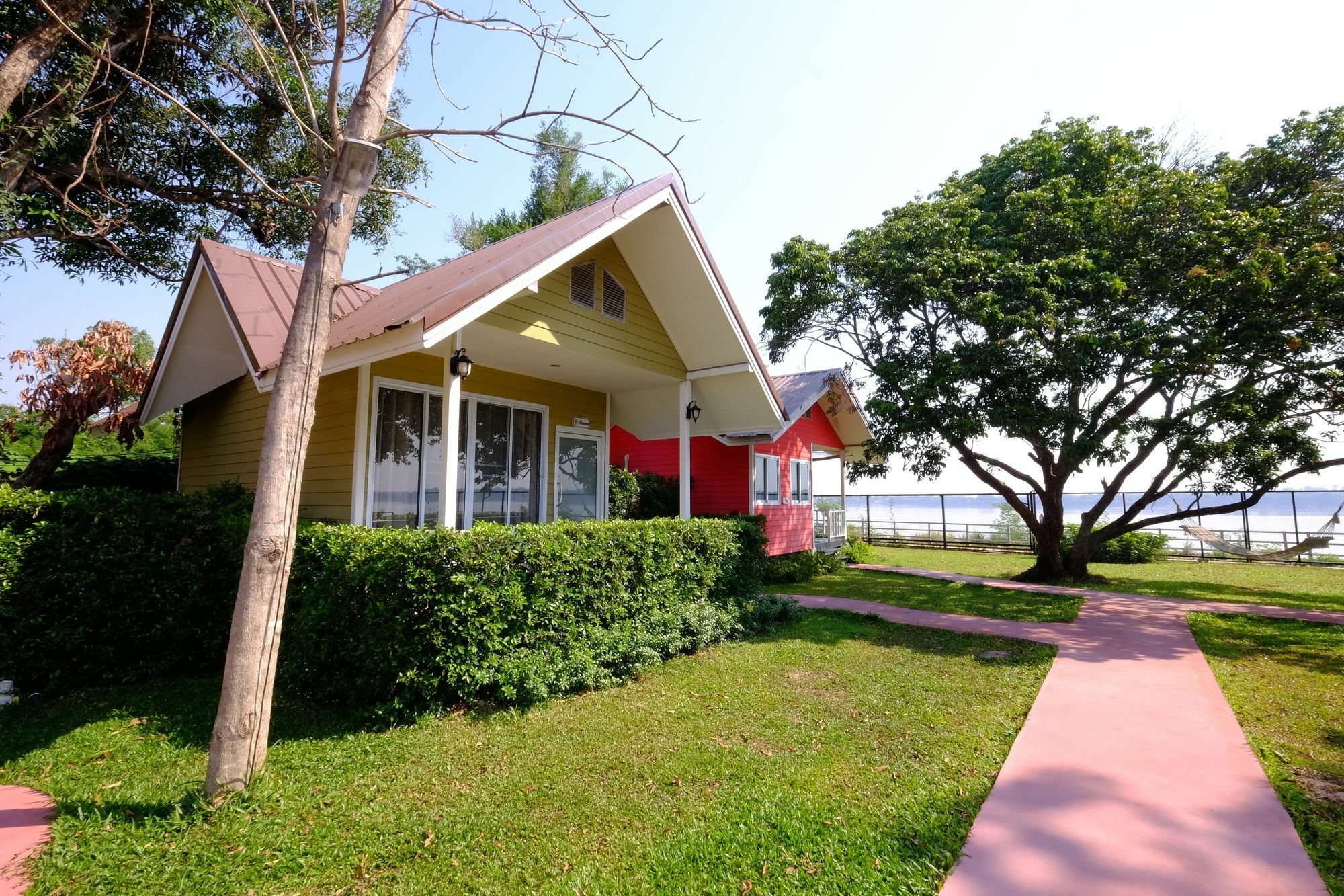 Bo Tree Cottage On The River Mukdahan Bagian luar foto